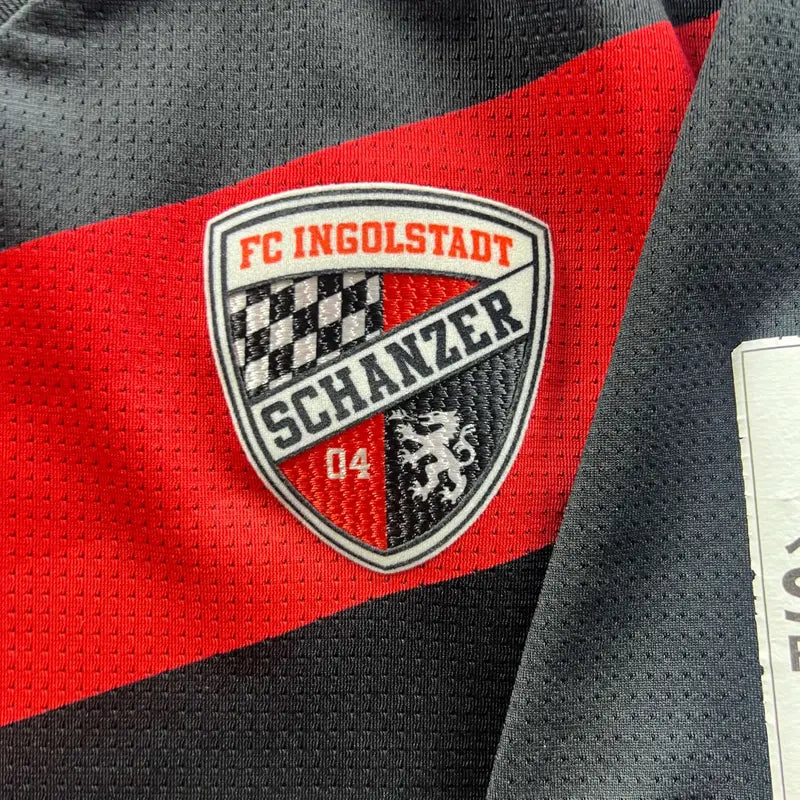 Ingolstadt 2017-18 Adidas vendég Tobias Schröck foci mez L-es