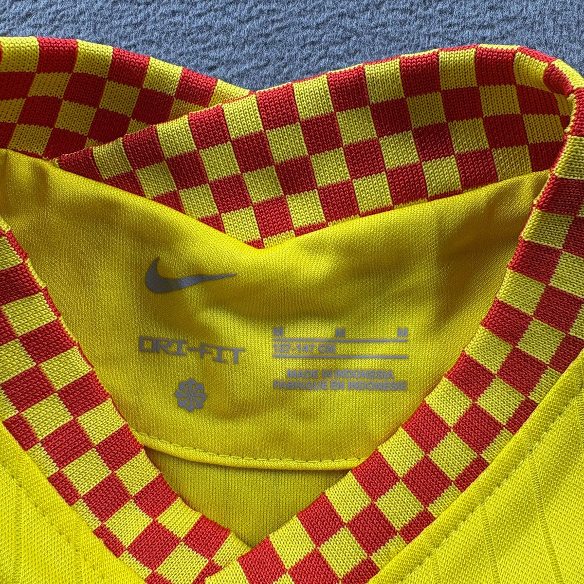 Liverpool 2021-22 Nike third football shirt size 152