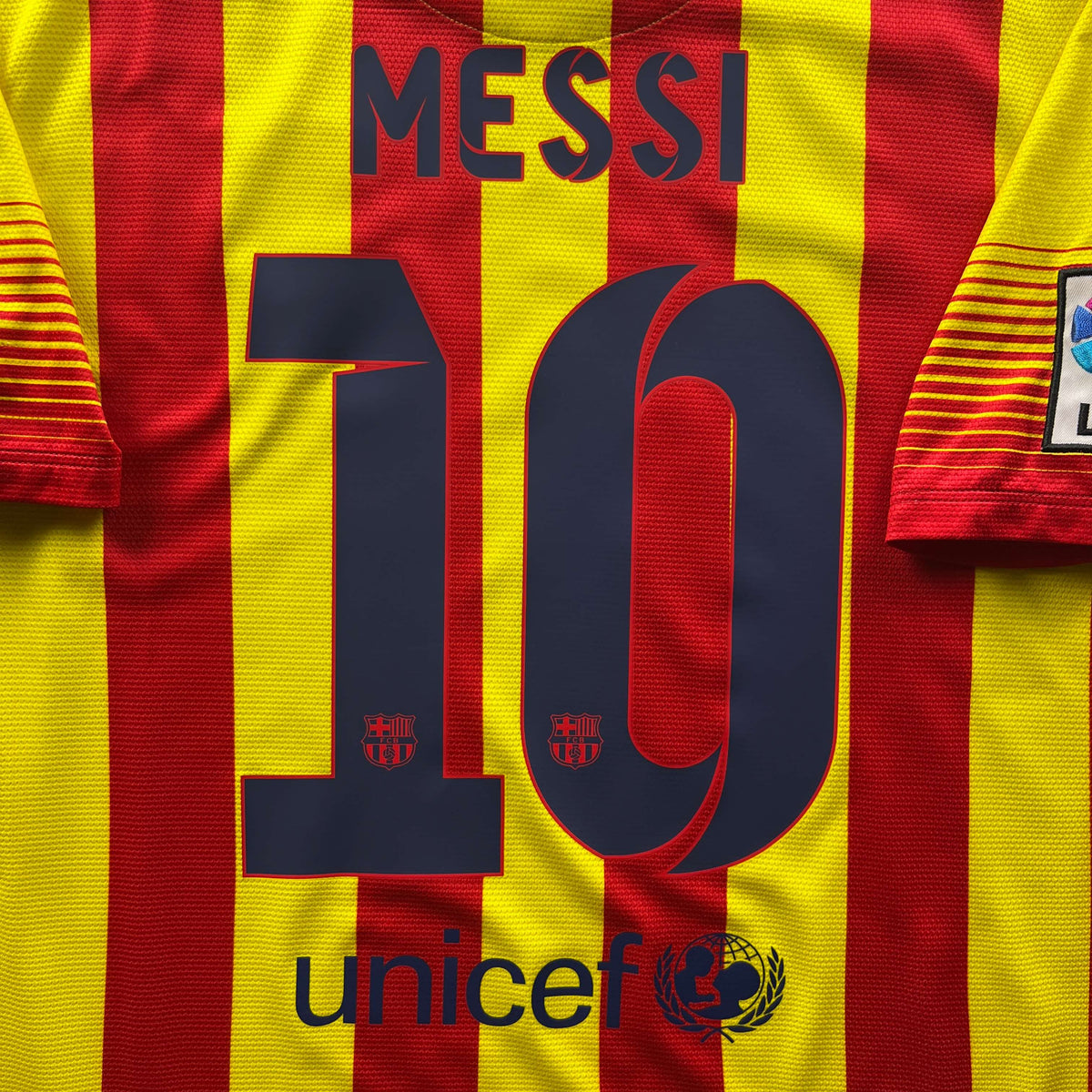 Barcelona 2013-14 Nike away Lionel Messi football shirt size M