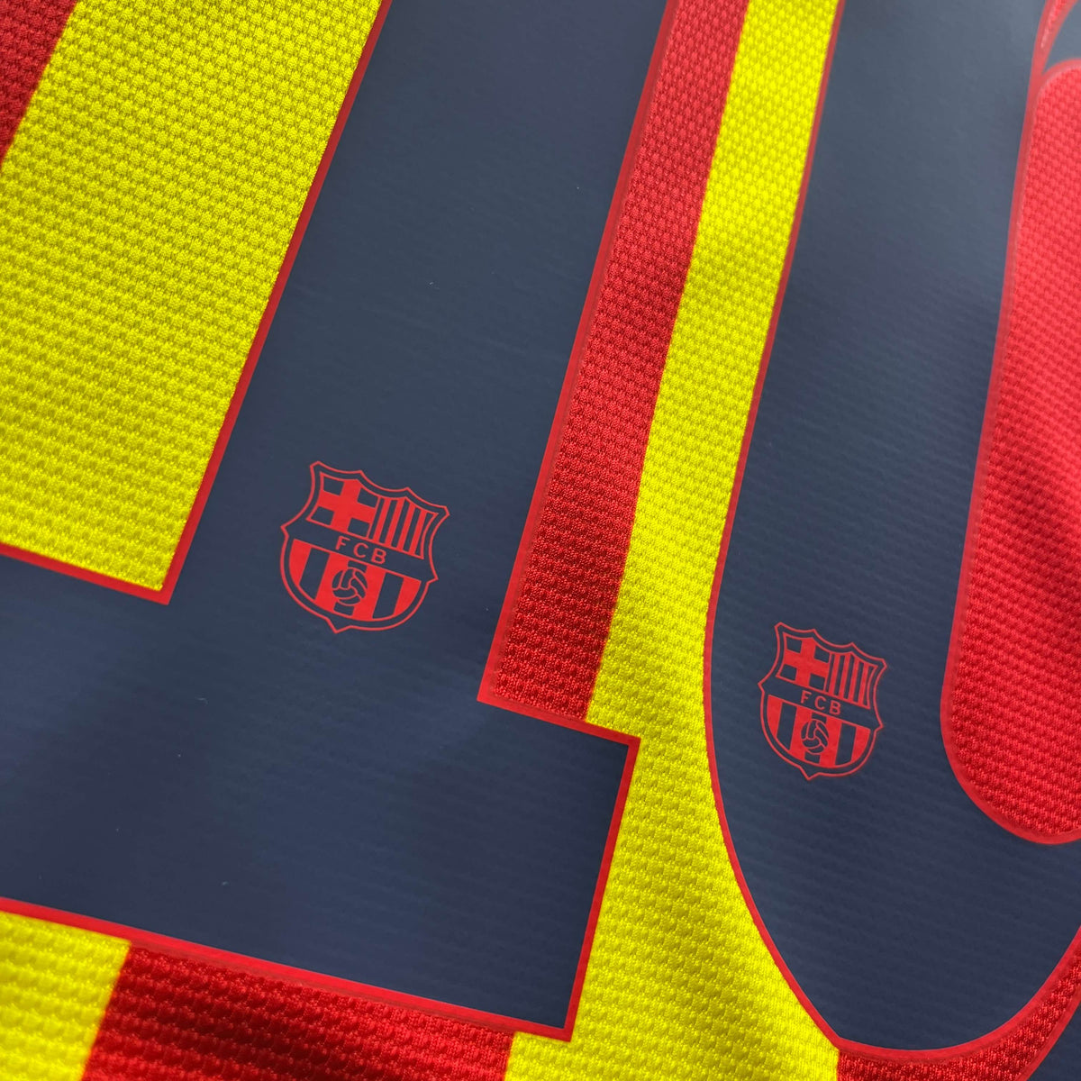 Barcelona 2013-14 Nike away Lionel Messi football shirt size M