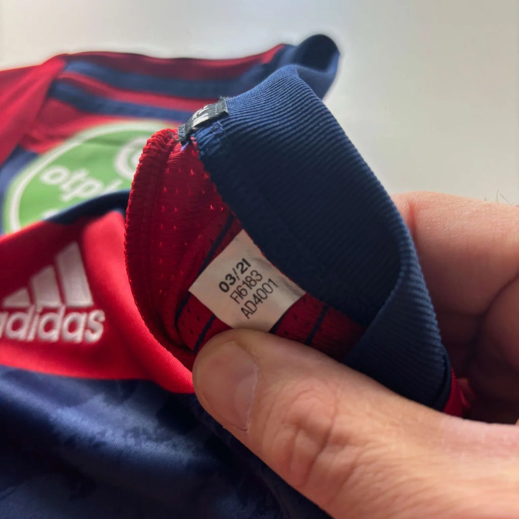 Mol Fehérvár 2021-22 Adidas home Rúben Pinto football shirt size S
