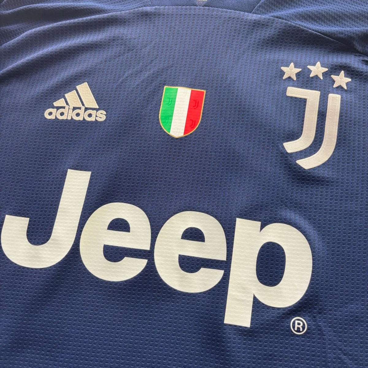 Juventus 2020-21 Adidas vendég Weston McKennie foci mez 7-es