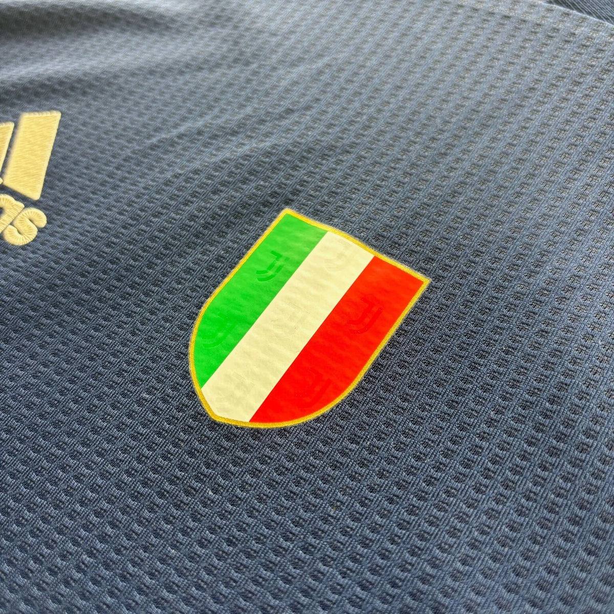 Juventus 2020-21 Adidas vendég Weston McKennie foci mez 7-es