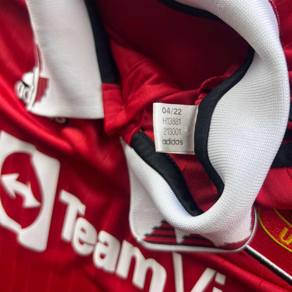 Manchester United 2022-23 Adidas home Cristiano Ronaldo football shirt size M