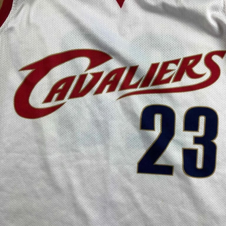 Cleveland Caveliers LeBron James Champion EU NBA jersey size M