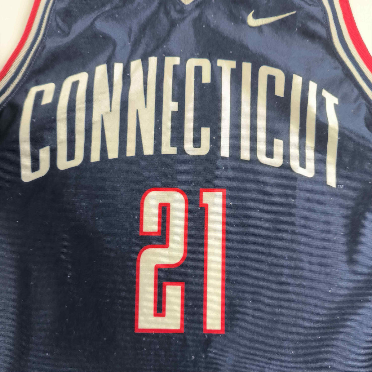 Connecticut Huskies Nike #21 basketball jersey size XXL