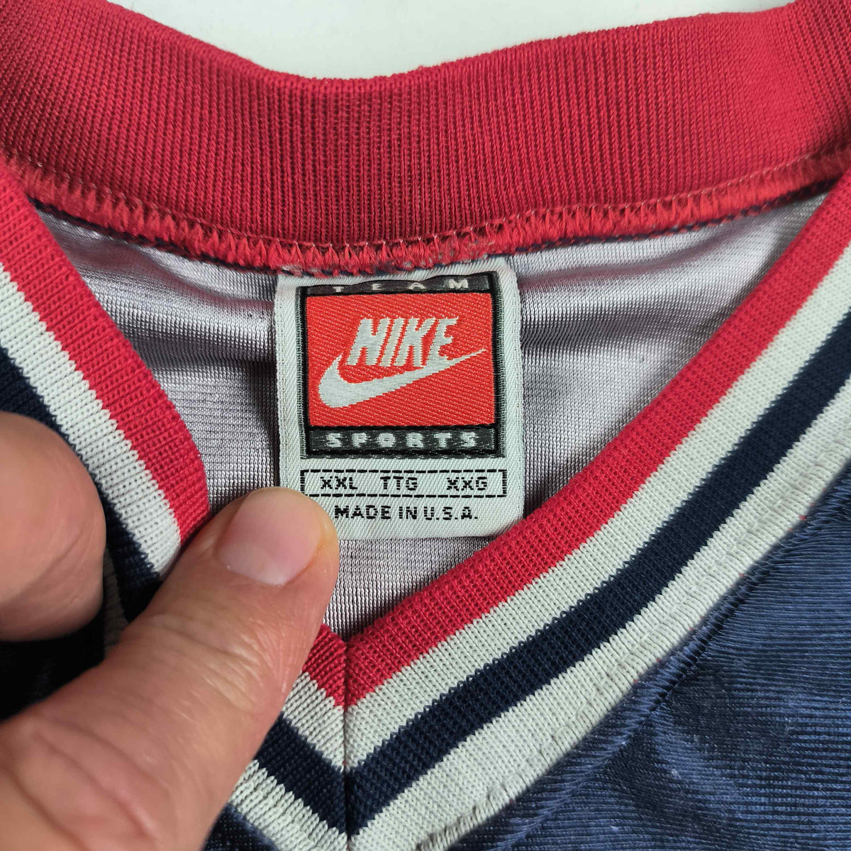 Connecticut Huskies Nike #21 basketball jersey size XXL