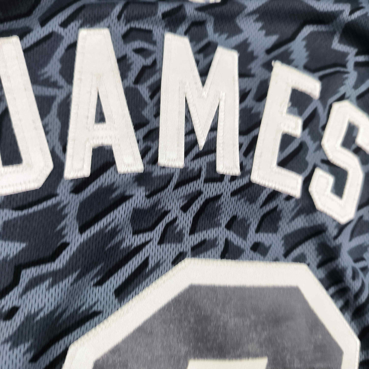 Miami Heat LeBron James Adidas Swingman NBA jersey size S