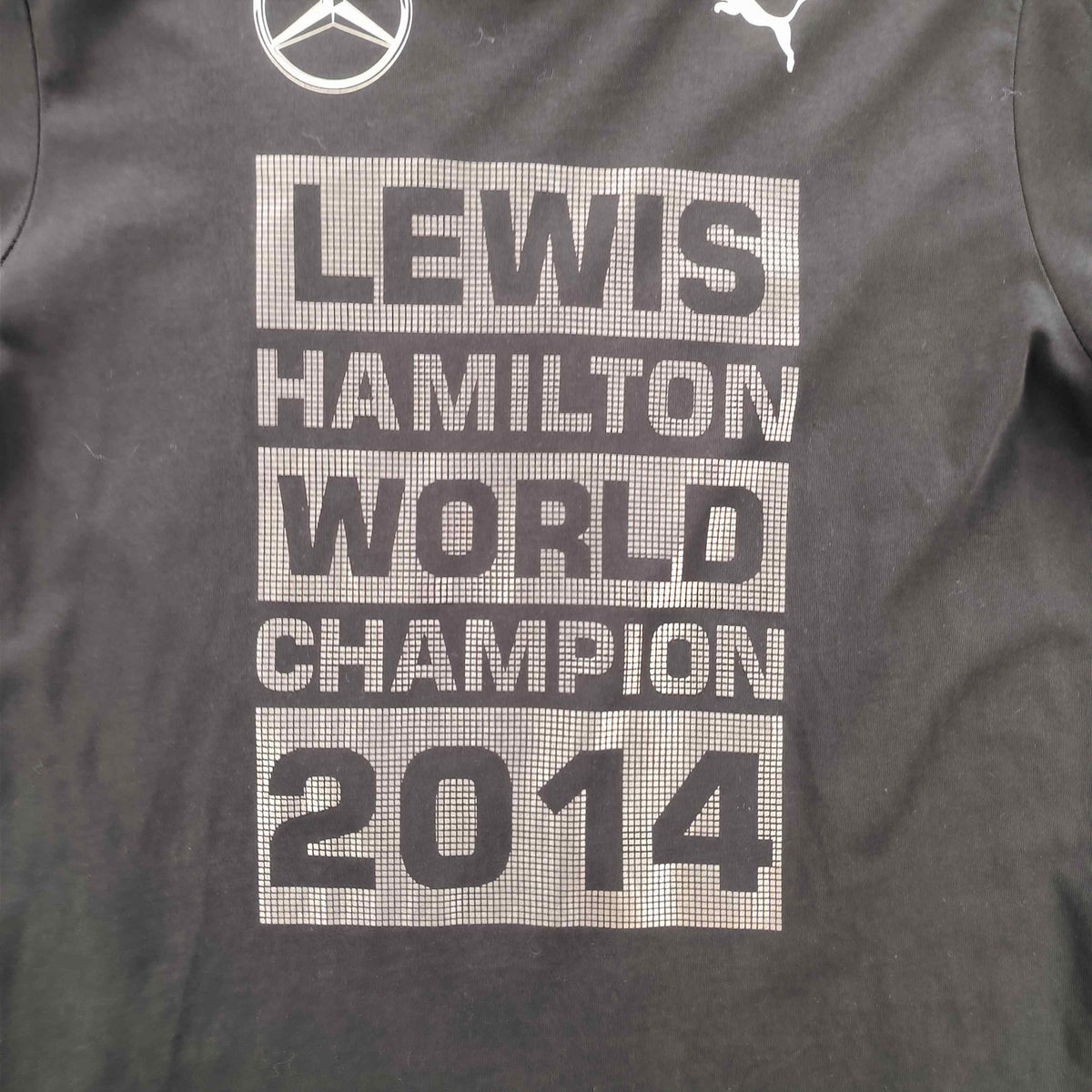 Lewis Hamilton Mercedes F1 2014 világbajnok Puma Forma-1 póló M