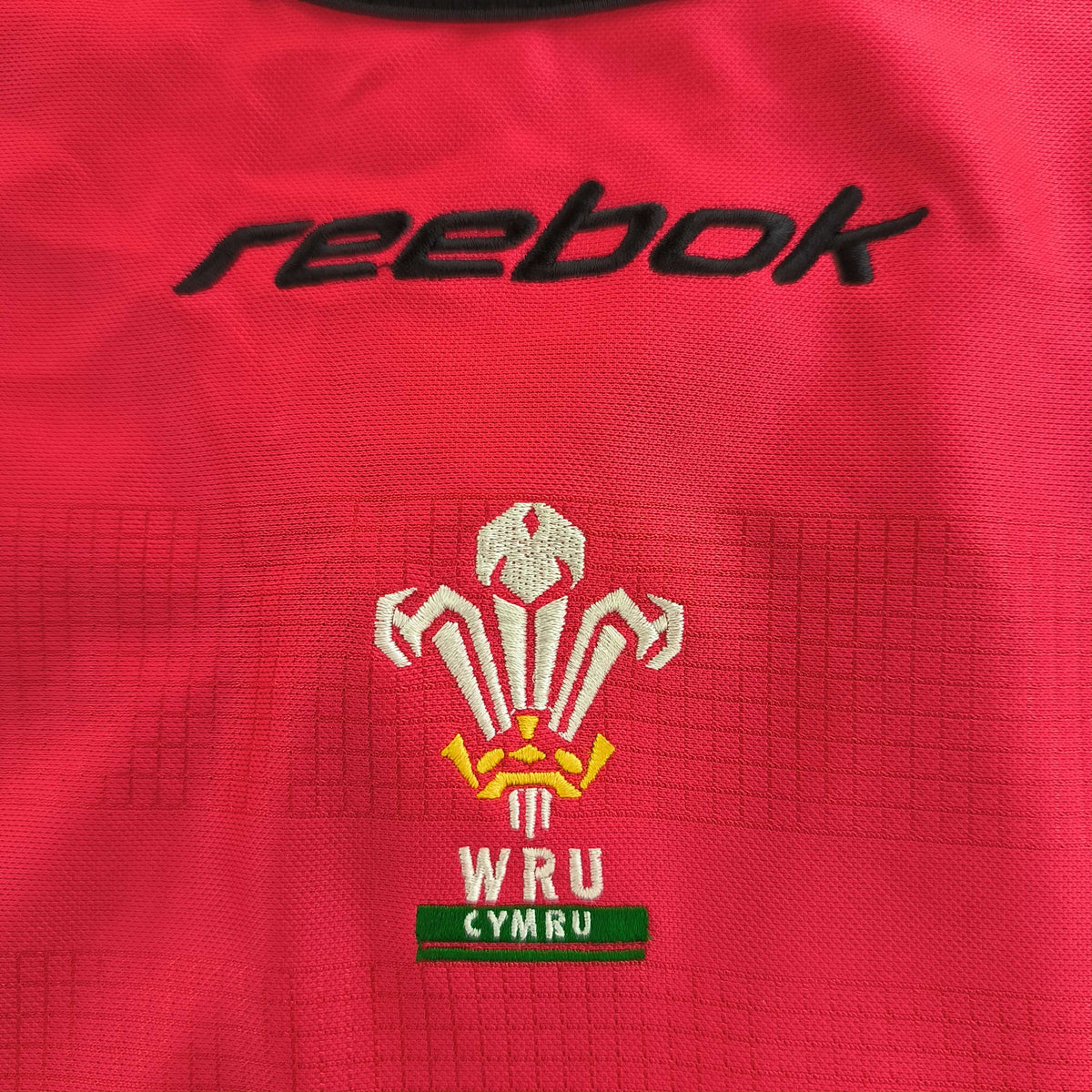 Wales 2005 Reebok training rugby shirt size L