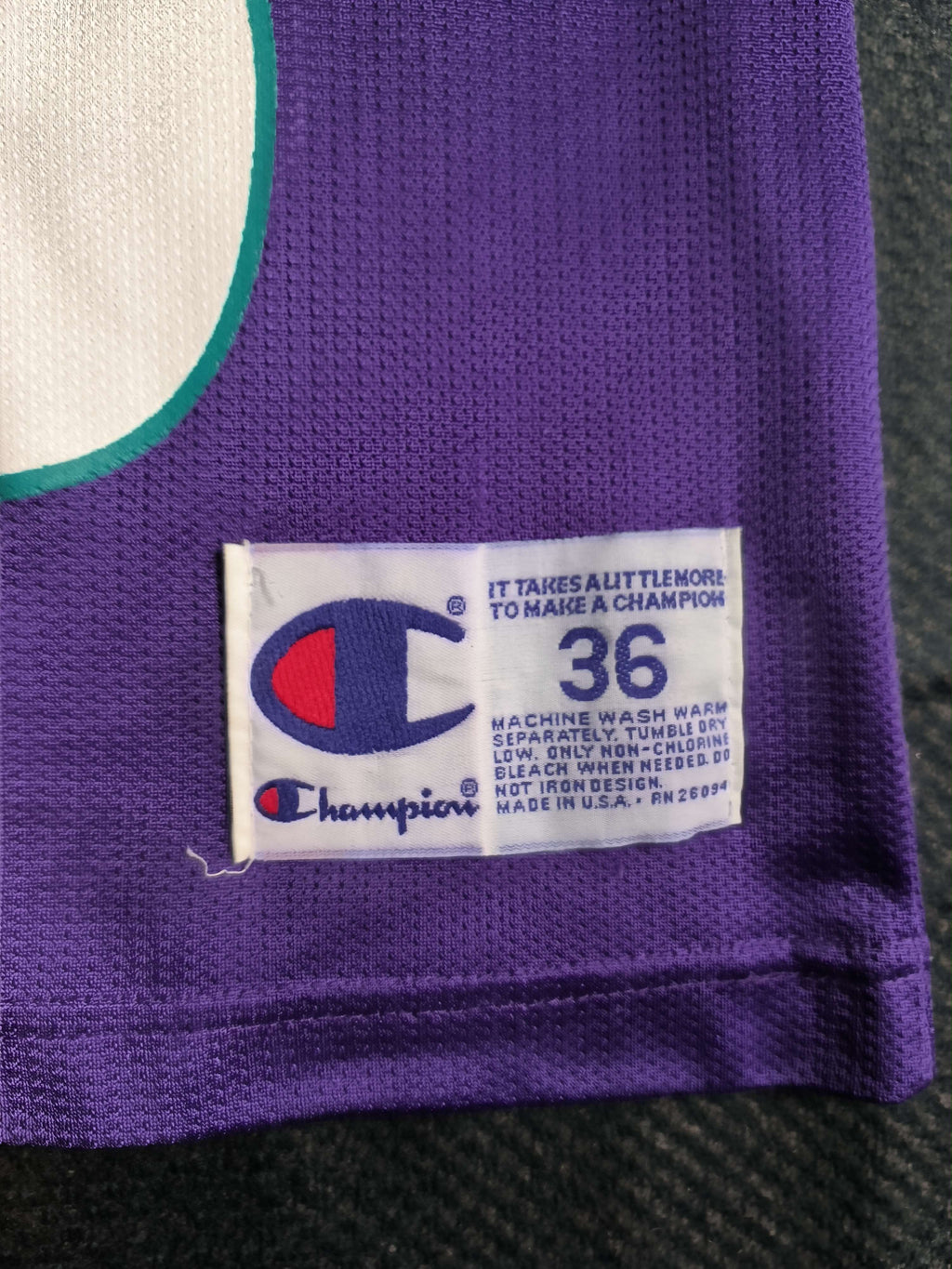 Charlotte Hornets Alonzo Mourning Champion NBA jersey size 36