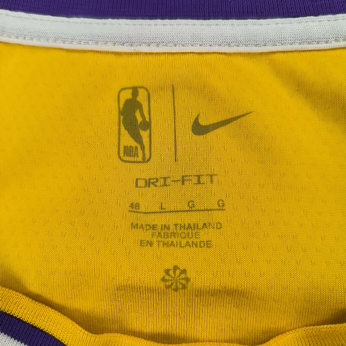 Los Angeles Lakers LeBron James Nike Swingman NBA jersey size L