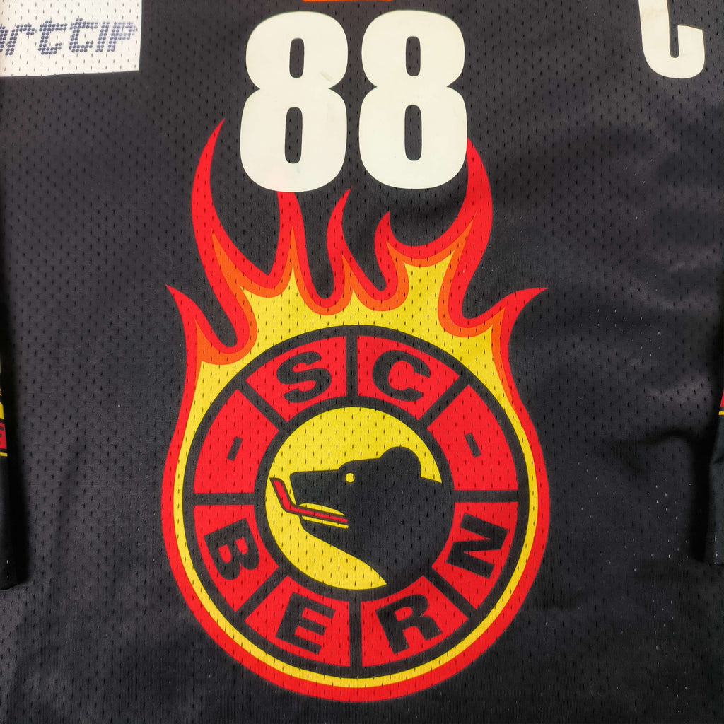 SC Bern Moccetti #88 Yvette ice hockey jersey size M