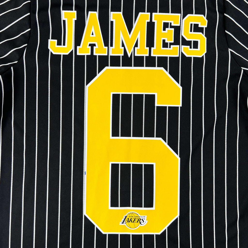 Los Angeles Lakers LeBron James NBA t-shirt size Youth XL