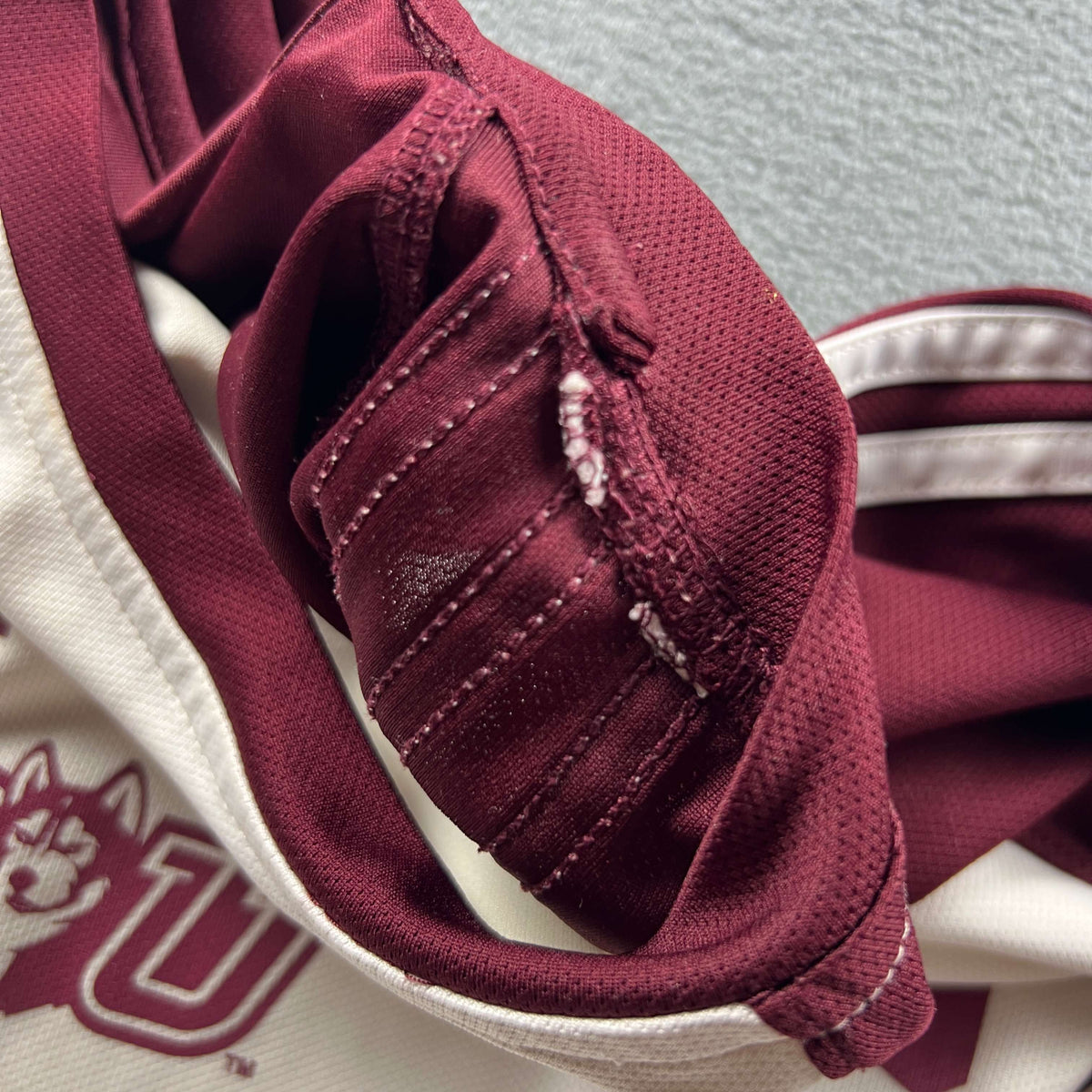 Bloomsburg Huskies Adidas NCAA hosszú ujjú póló M