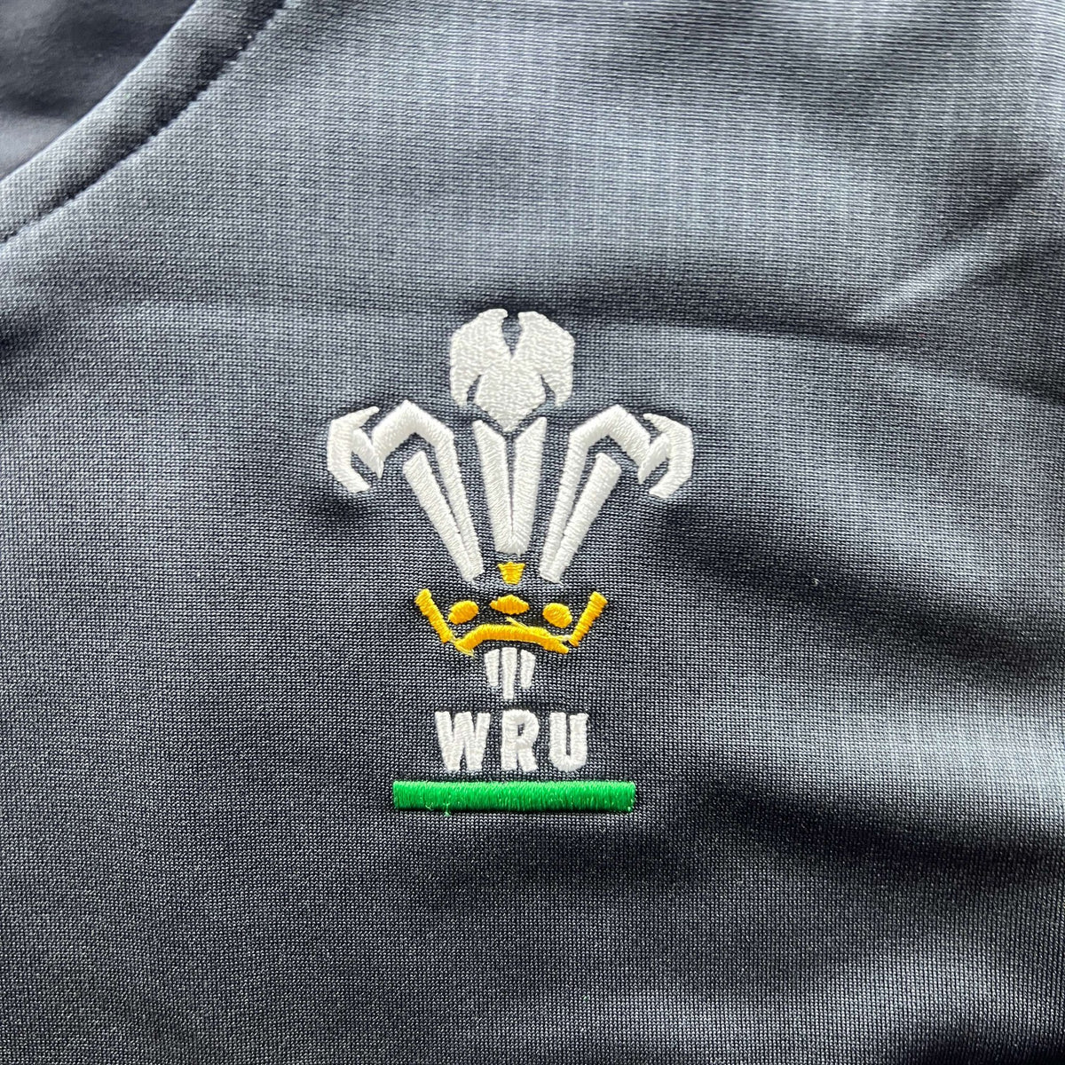 Wales Under Armour rugby shirt size S