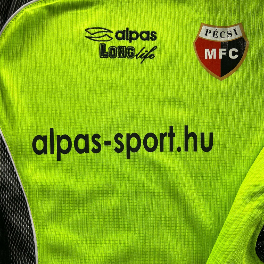 Pécsi MFC Alpas goalkeeper football shirt size S