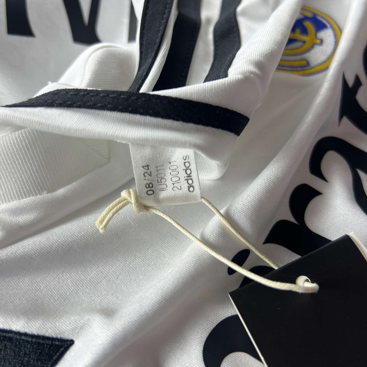 Real Madrid 2024-25 Adidas home Federico Valverde *NEW* football shirt size M