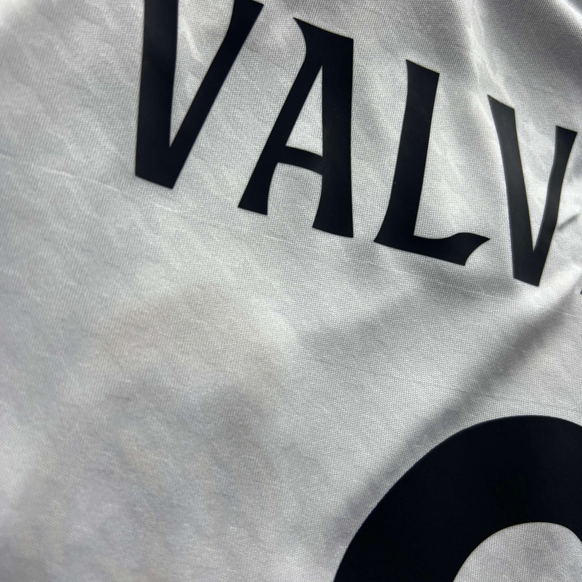 Real Madrid 2024-25 Adidas home Federico Valverde *NEW* football shirt size M