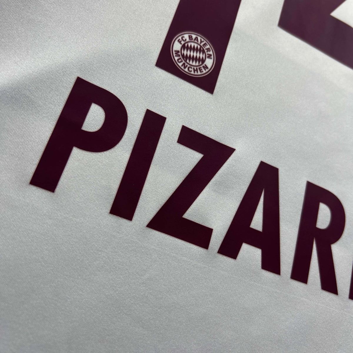 Bayern München 2014-15 Adidas away Claudio Pizarro *Signed* football shirt size XXL