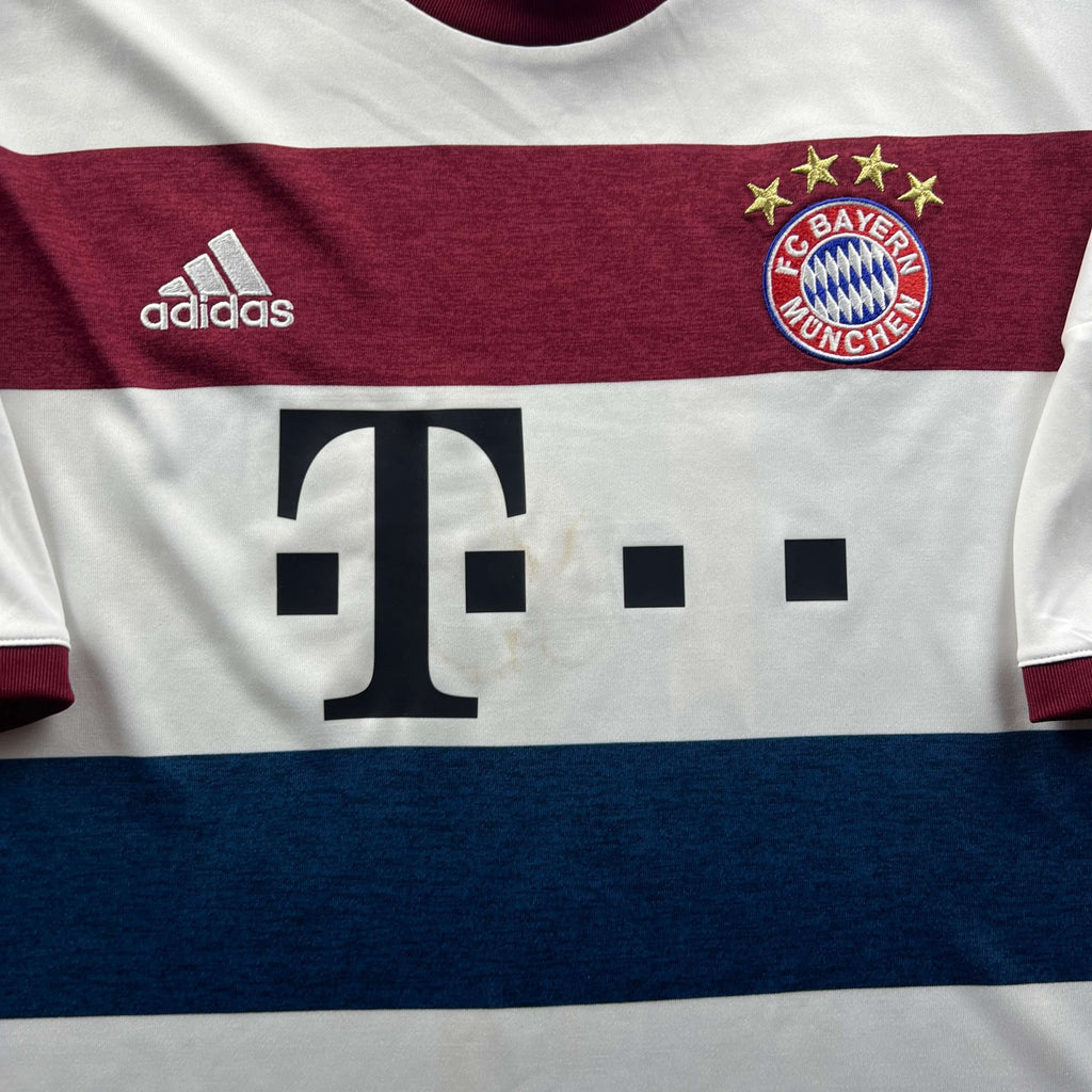 Bayern München 2014-15 Adidas away Claudio Pizarro *Signed* football shirt size XXL