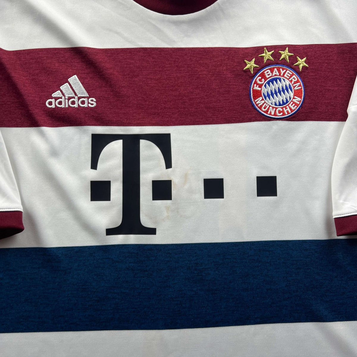 Bayern München 2014-15 Adidas away Claudio Pizarro *Signed* football shirt size XXL