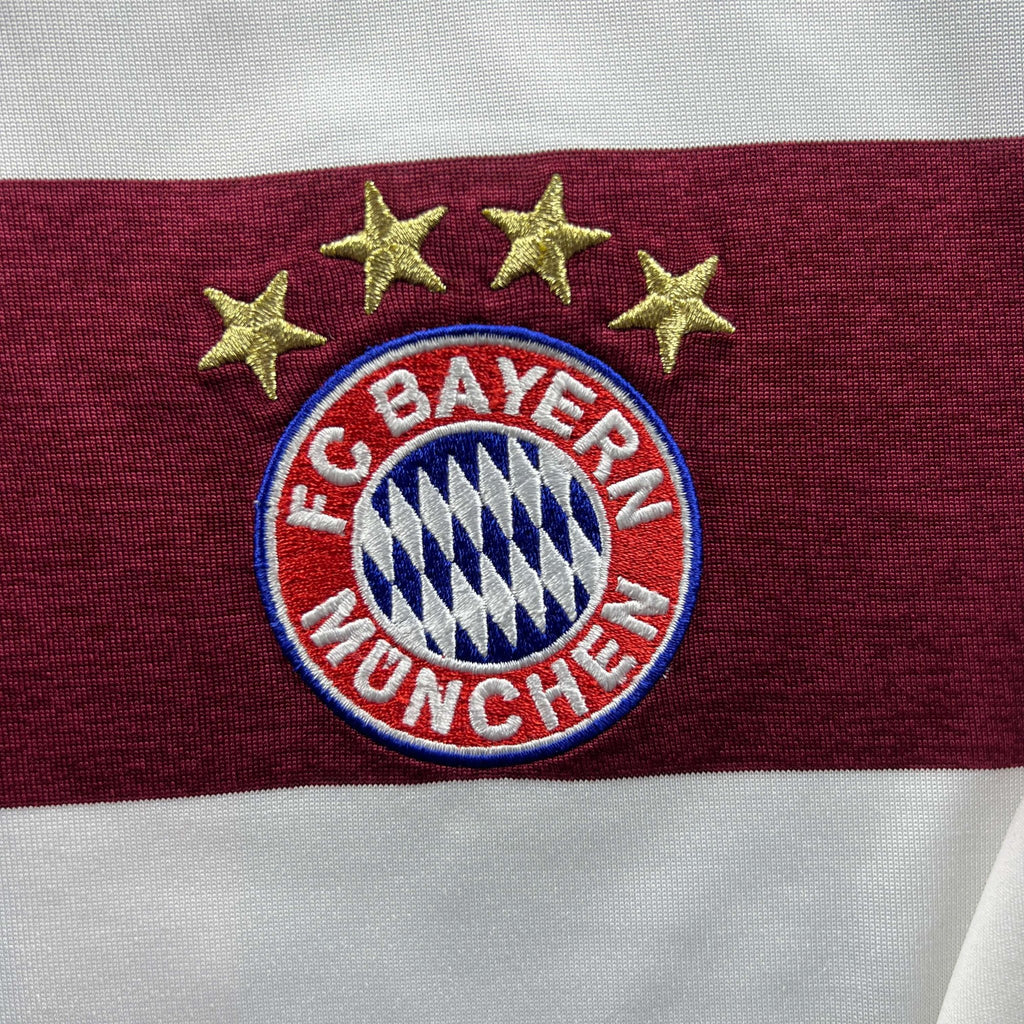 Bayern München 2014-15 Adidas away Claudio Pizarro *Signed* football shirt size XXL