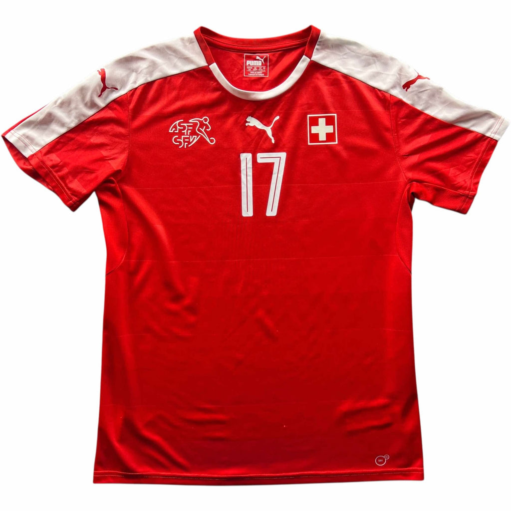 Switzerland 2016-18 Puma home Jan Bamert *Signed* football shirt size L