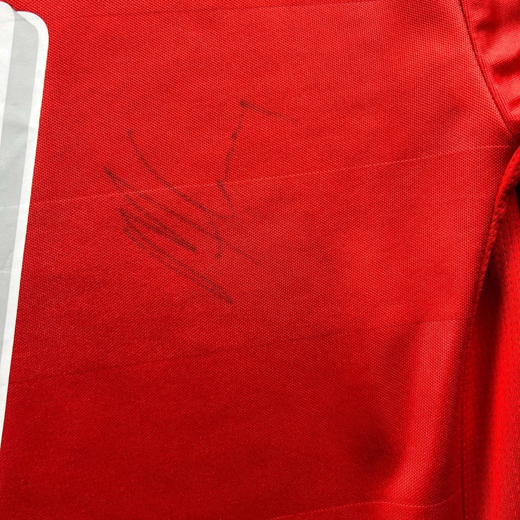 Switzerland 2016-18 Puma home Jan Bamert *Signed* football shirt size L