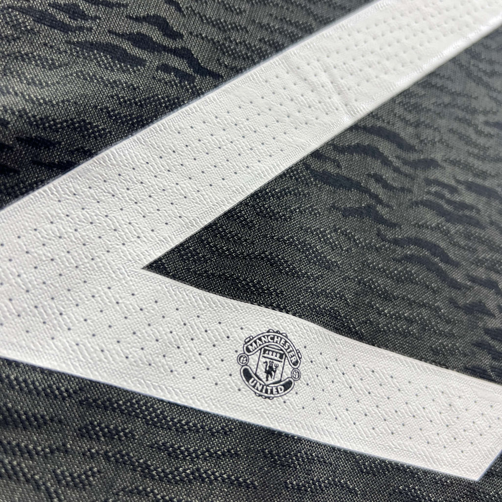 Manchester United 2020-21 Adidas away UCL Victor Lindelöf football shirt size Womens S