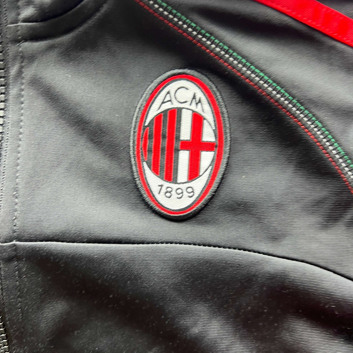 AC Milan 2012-13 Adidas track top size Boys S (140)