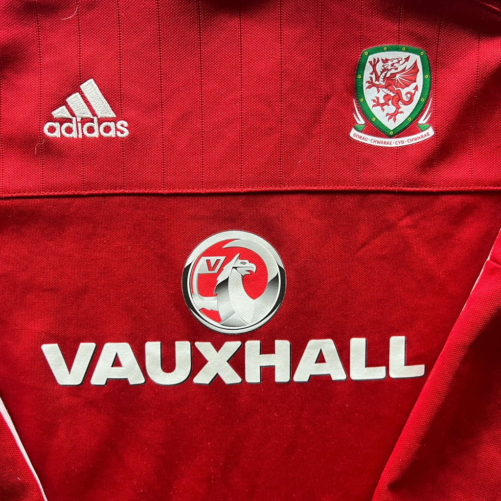 Wales 2015-16 Adidas training top size Boys S (140)