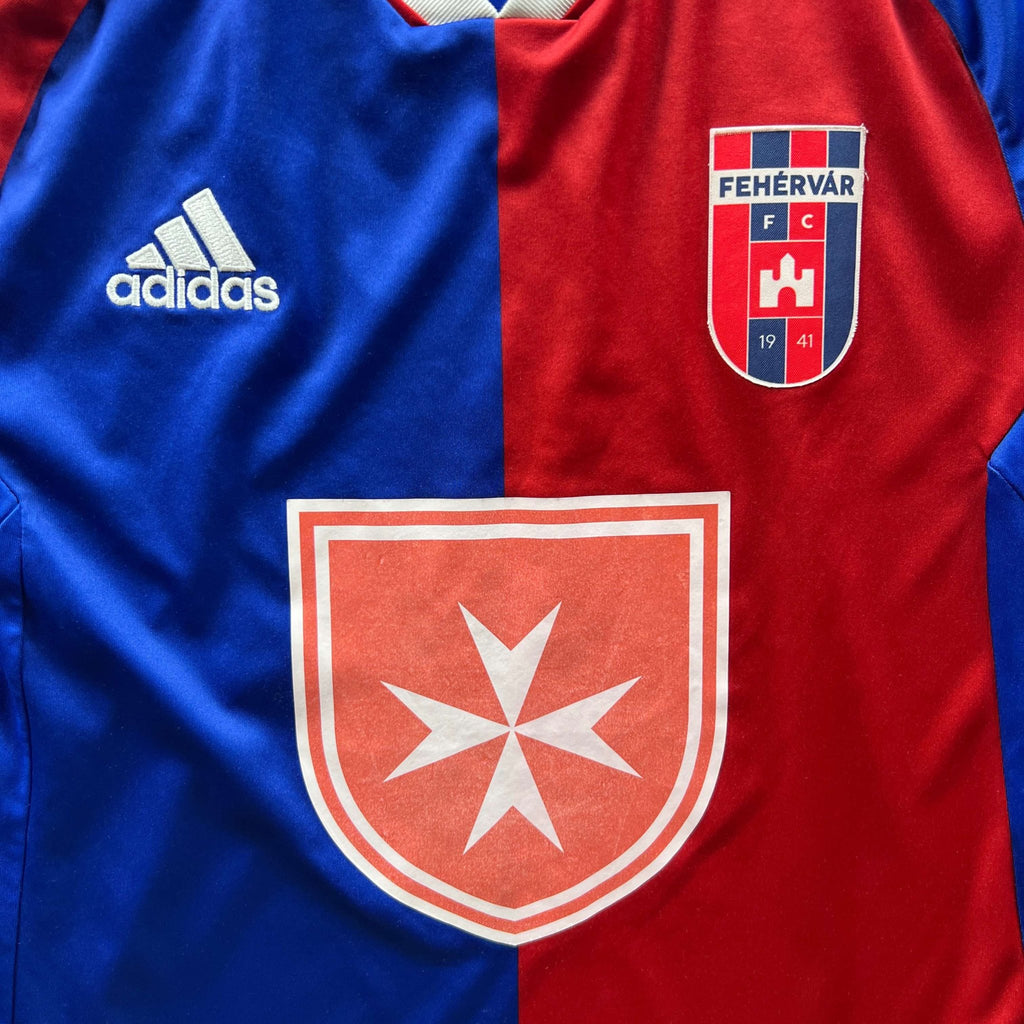 Fehérvár 2022-23 Adidas home football shirt size Boys L (164)