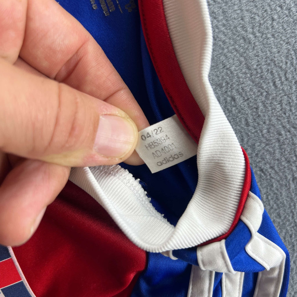 Fehérvár 2022-23 Adidas home football shirt size Boys L (164)