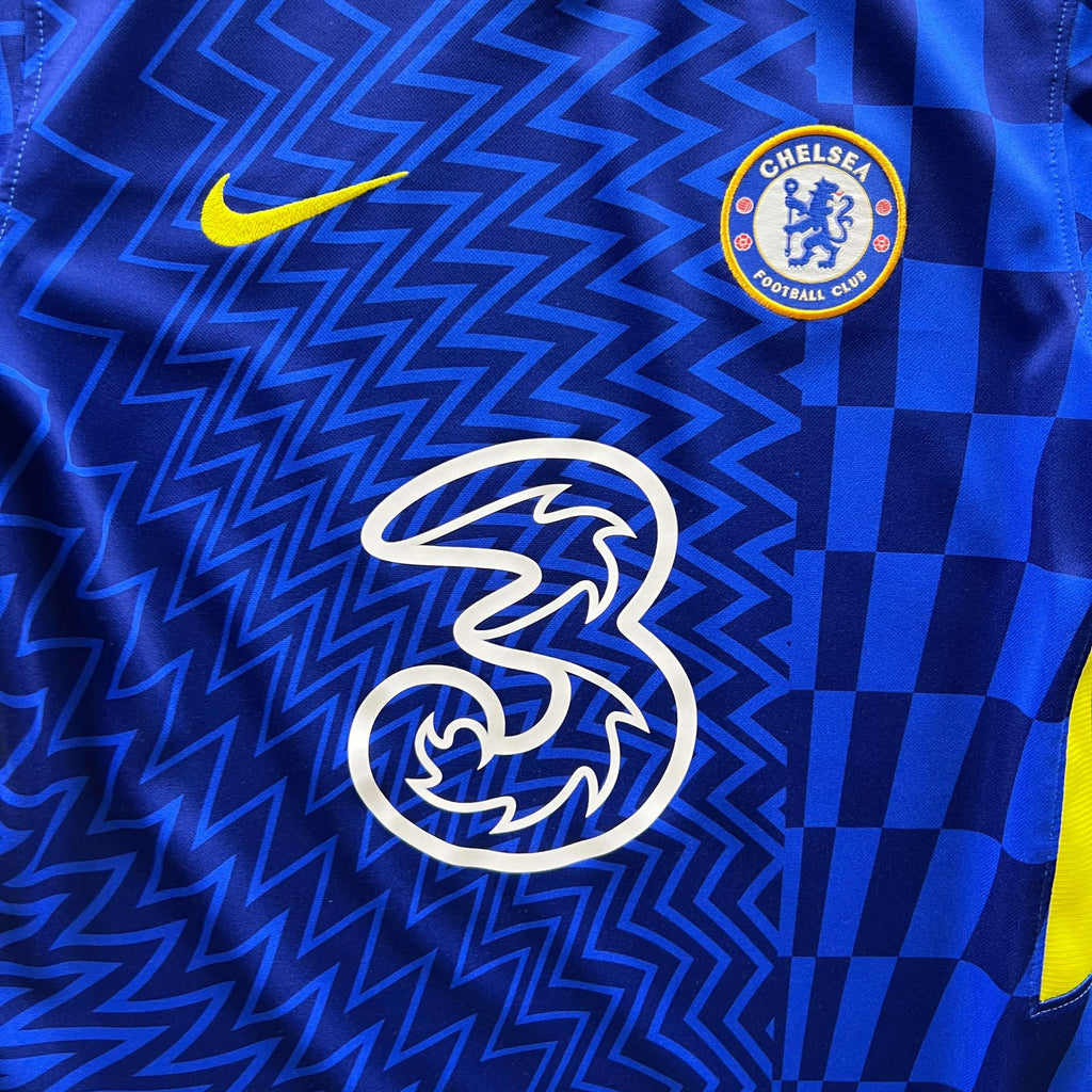 Chelsea 2021-22 Nike home football shirt size Boys L (147-158)