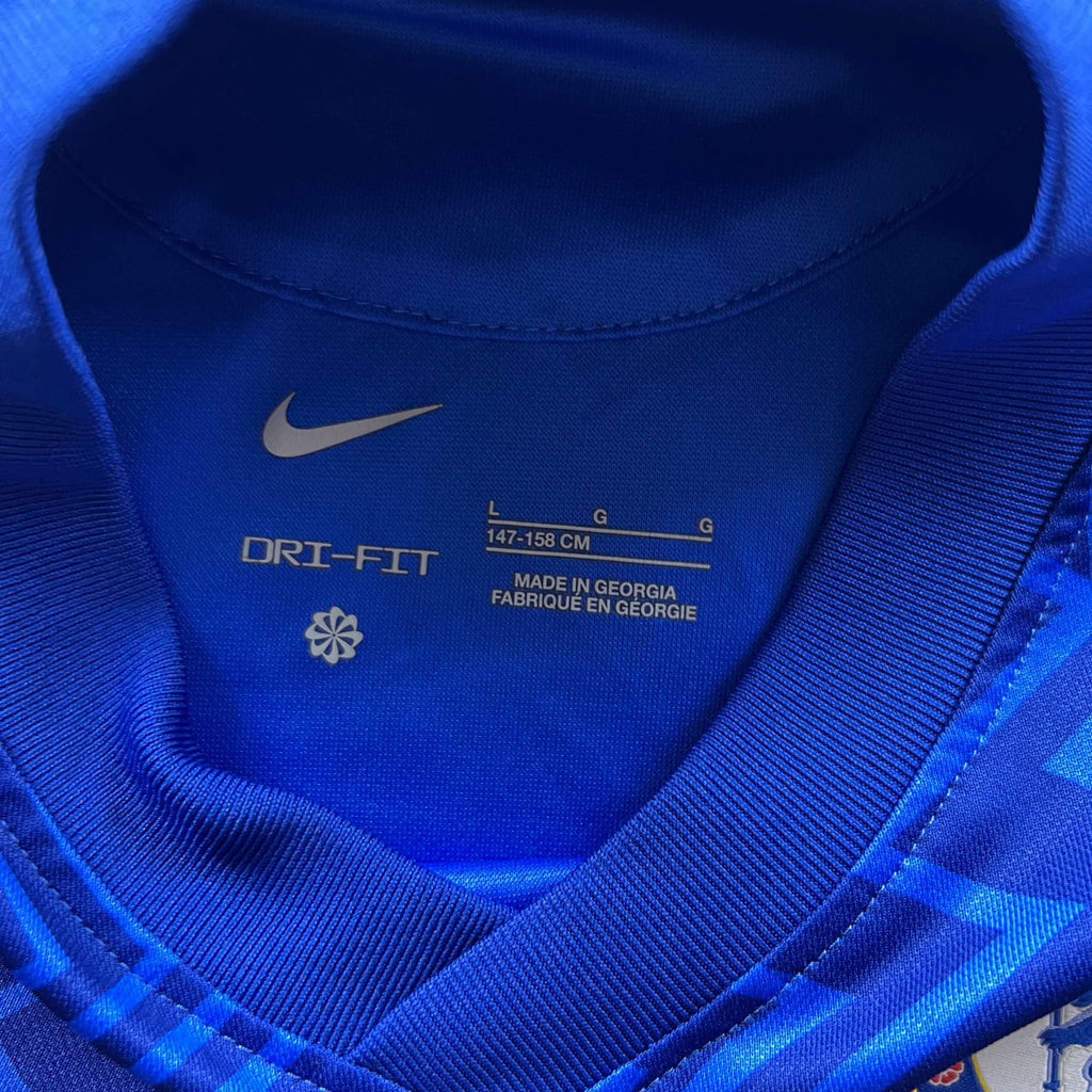 Chelsea 2021-22 Nike home football shirt size Boys L (147-158)