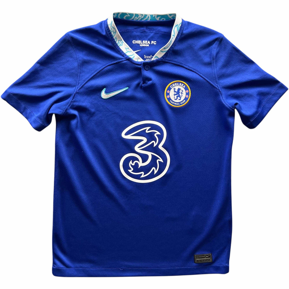 Chelsea 2022-23 Nike home football shirt size Boys M (137-147)
