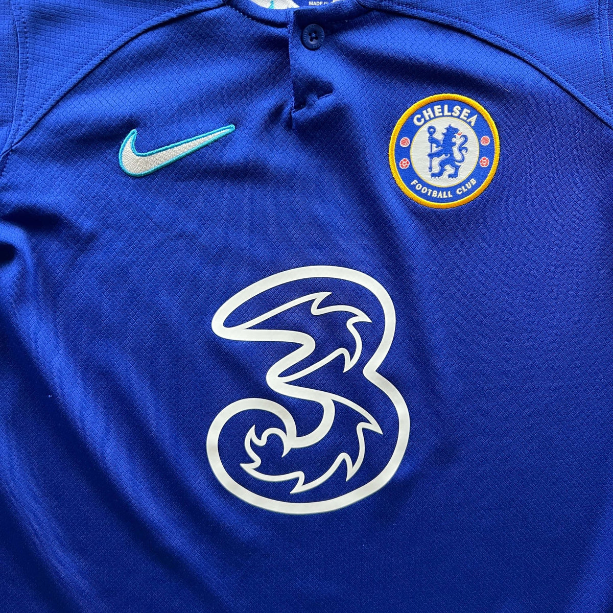 Chelsea 2022-23 Nike home football shirt size Boys M (137-147)