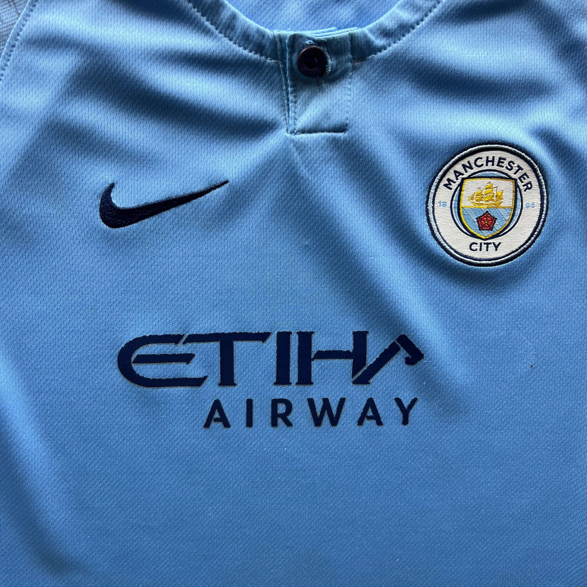 Manchester City 2018-19 Nike home football shirt size Kids L (116-122)