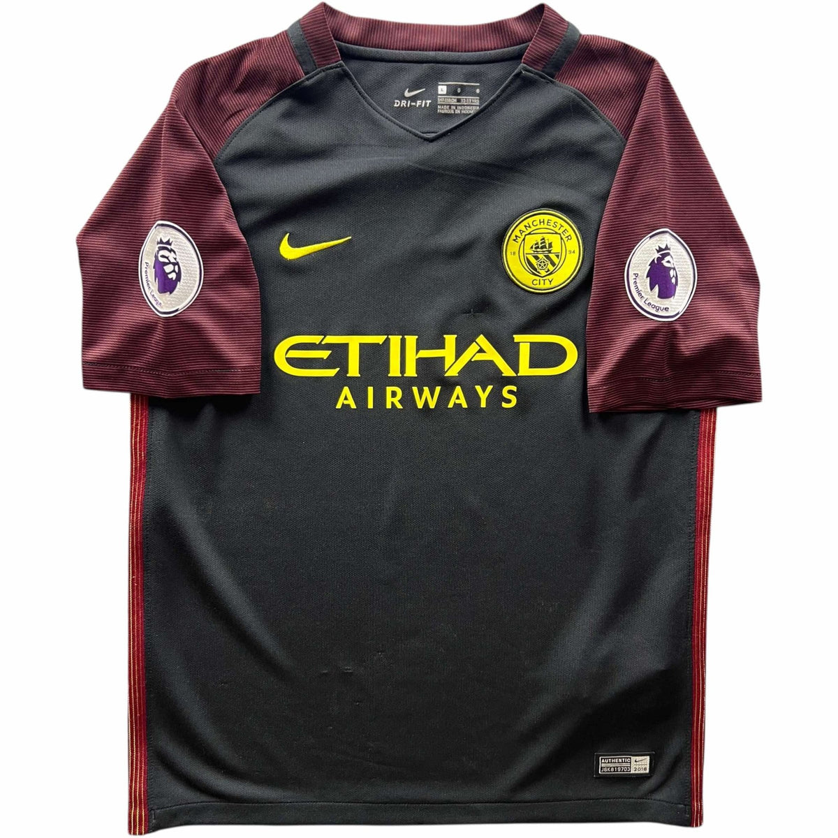 Manchester City 2016-17 Nike away football shirt size Boys L (147-158)