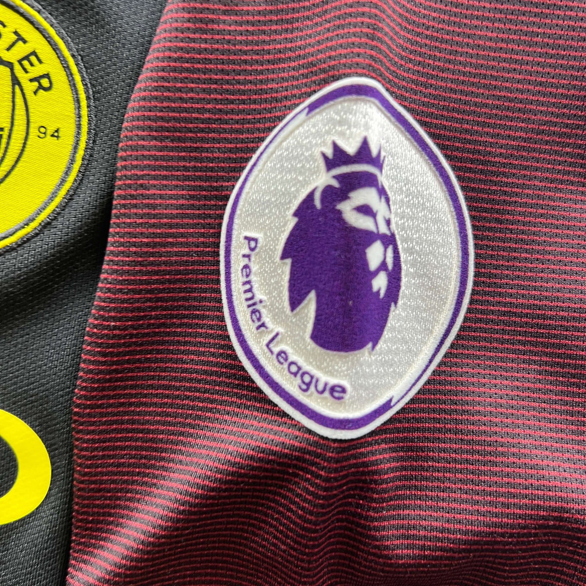 Manchester City 2016-17 Nike away football shirt size Boys L (147-158)