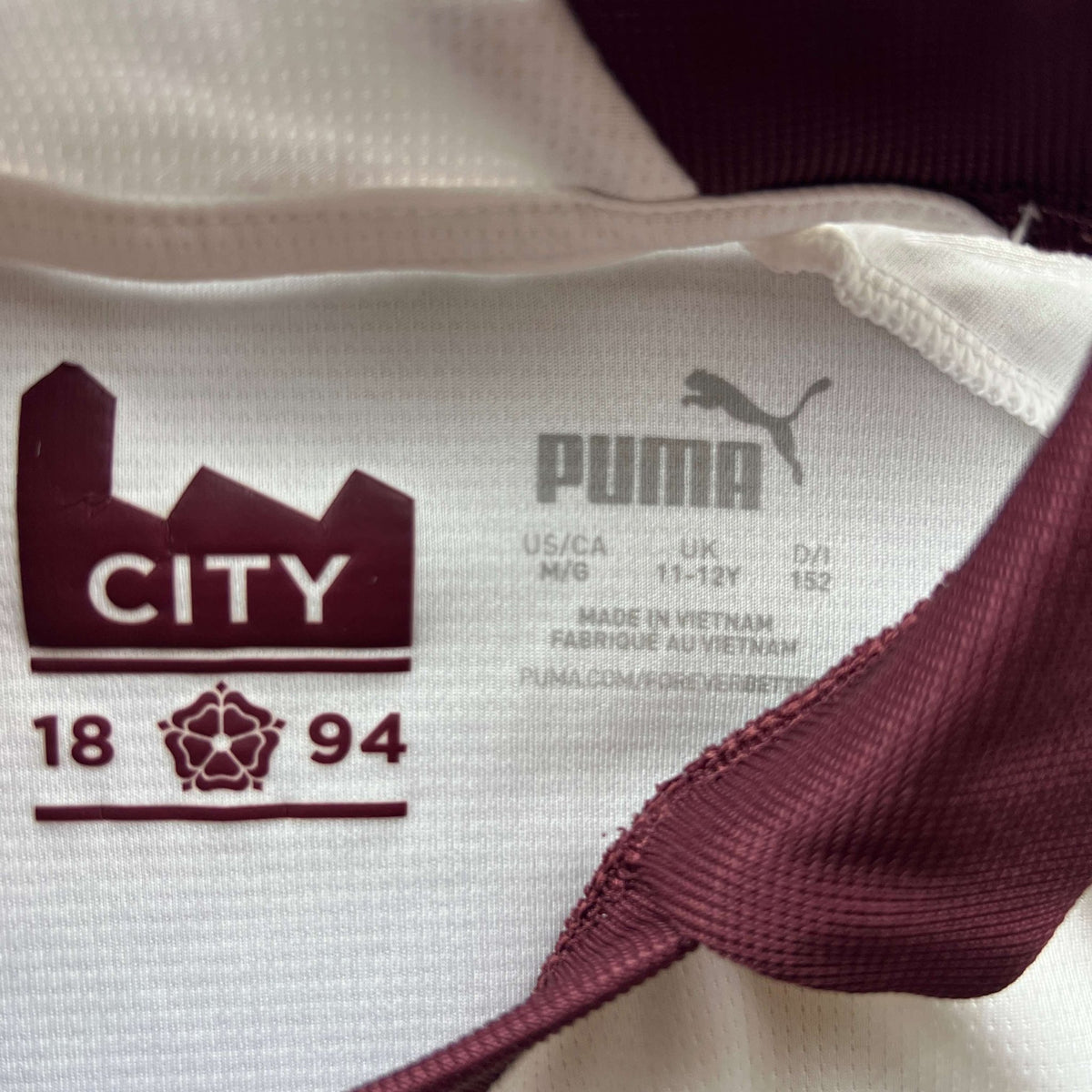 Manchester City 2023-24 Puma away football shirt size Boys M (152)