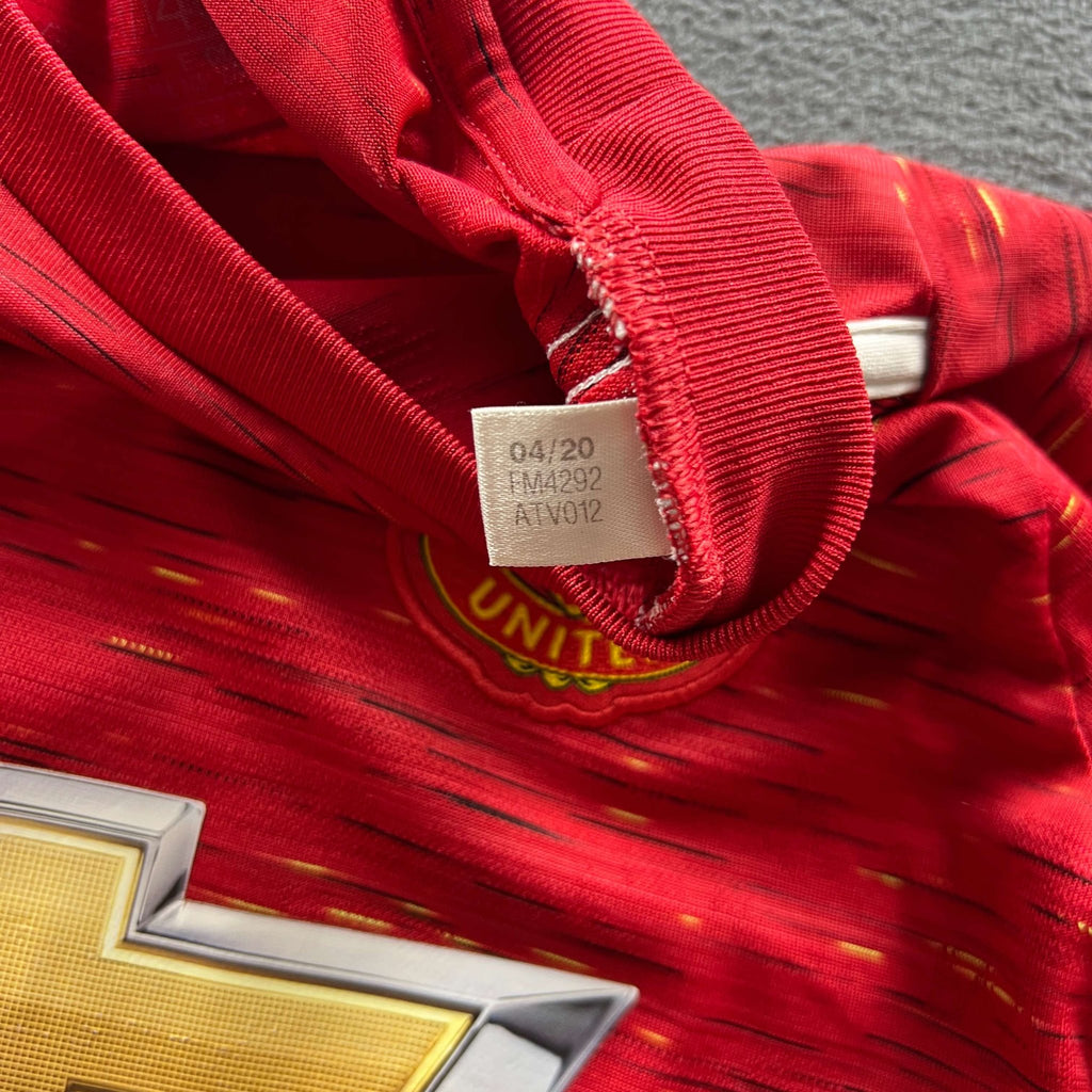 Manchester United 2020-21 Adidas home football shirt size Boys S (140)