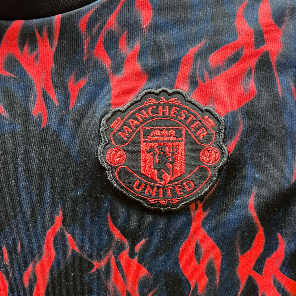 Manchester United 2021-22 Adidas training football shirt size Boys XS (128)
