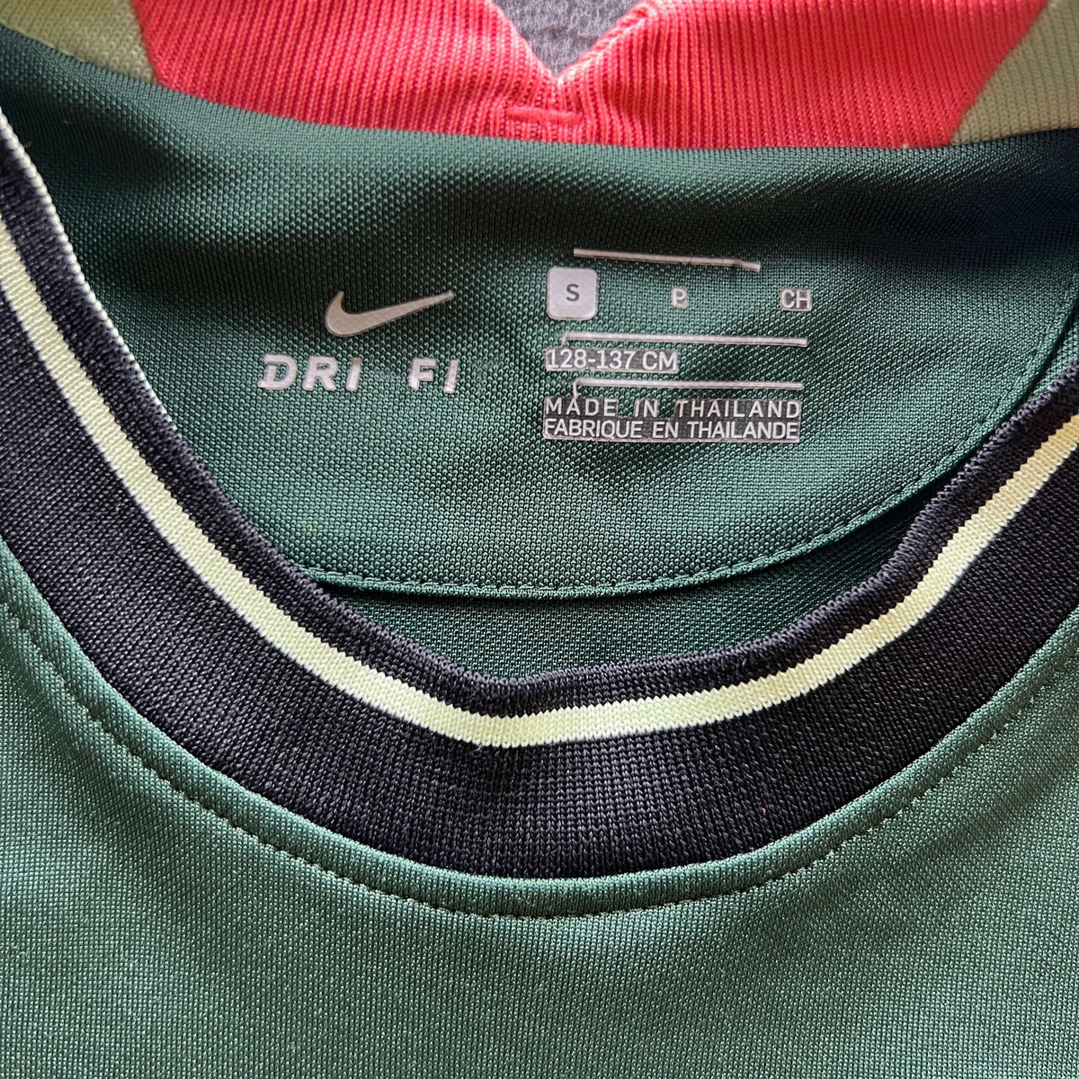 Tottenham 2020-21 Nike away football shirt size Boys S (128-137)
