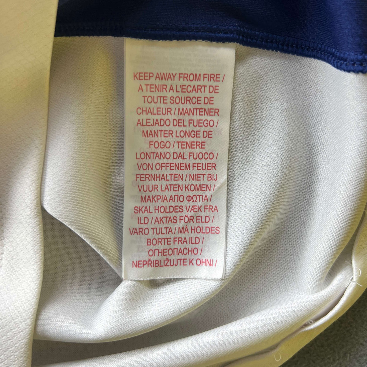 Tottenham 2024-25 Nike home football shirt size Boys XL