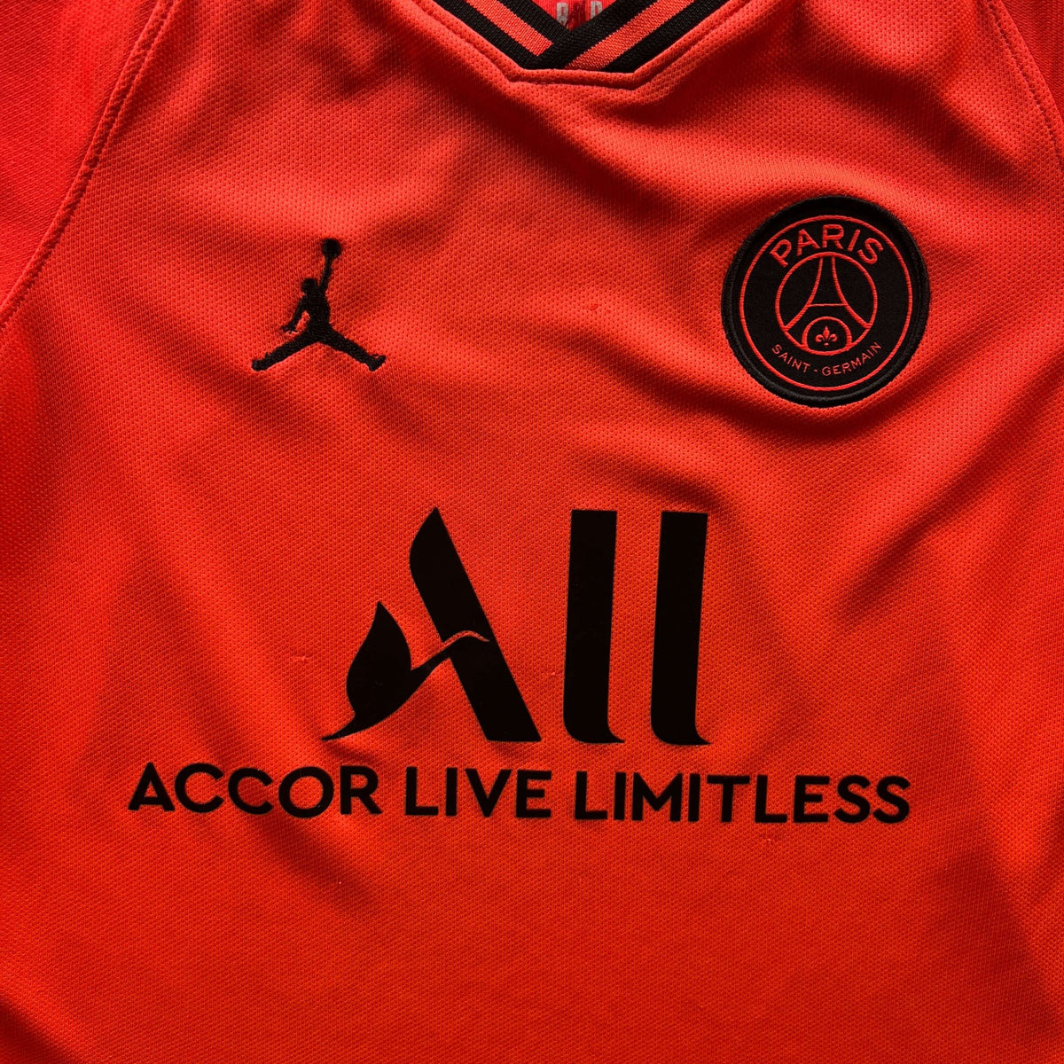 PSG Paris Saint-Germain 2019-20 Nike away football shirt size Boys S (128-137)