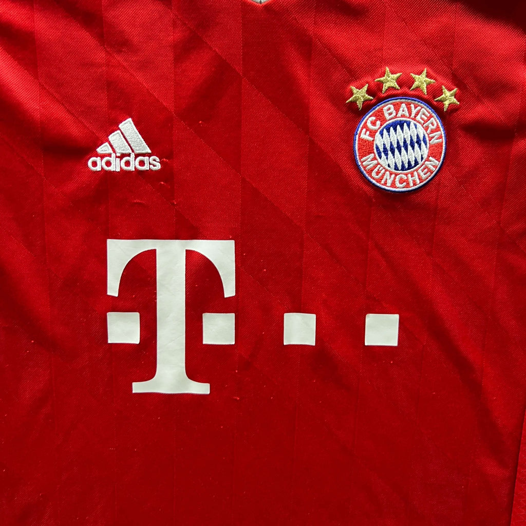 Bayern München 2013-14 Adidas home football shirt size Boys S (140)