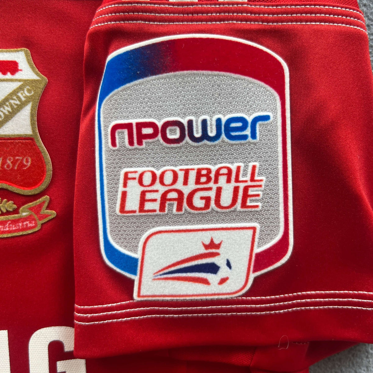 Swindon Town 2011-12 Adidas home Matt Ritchie football shirt size XS