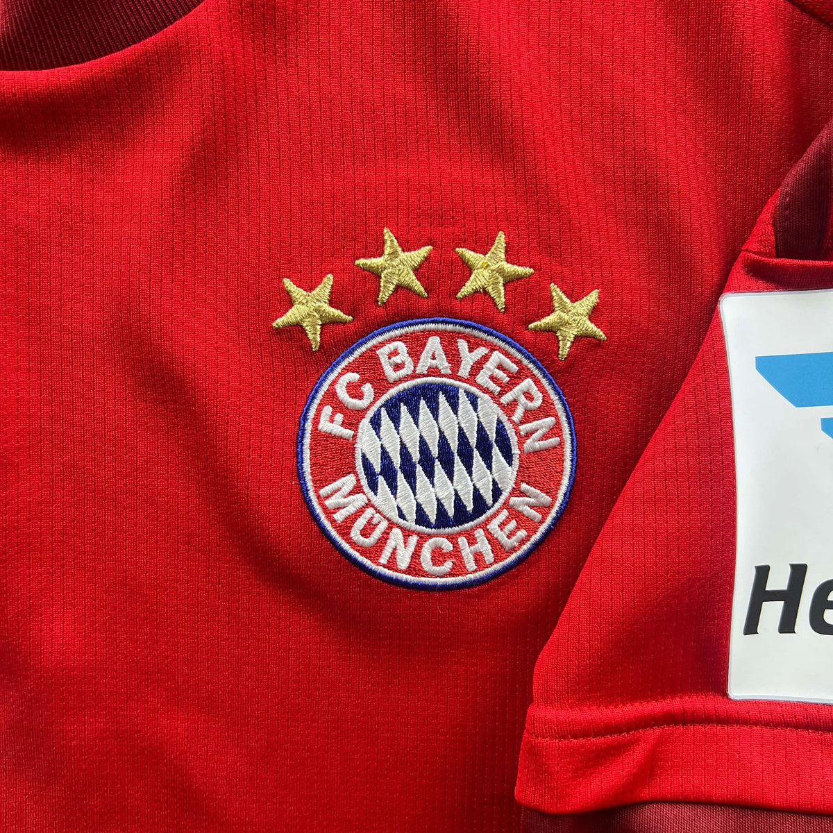 Bayern München 2015-16 Adidas home Arjen Robben football shirt size M